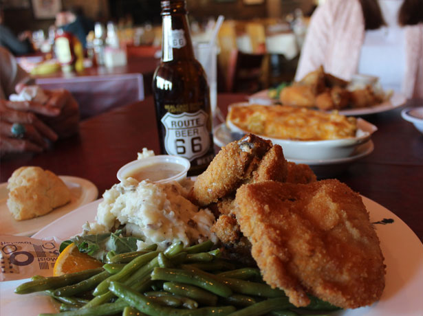 Legendary Tastes: Dell Rhea’s Chicken Basket